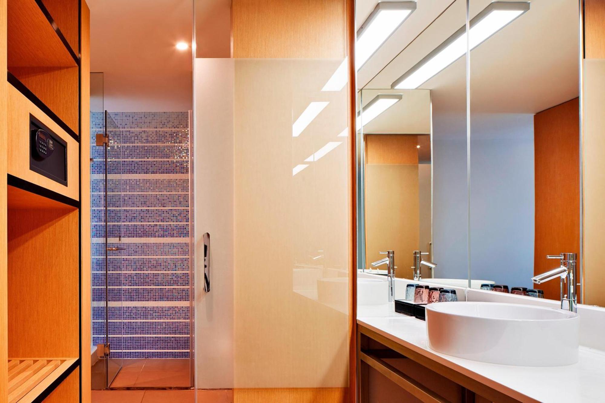 Aloft Dynamic Town Hotel Shenzhen Bagian luar foto